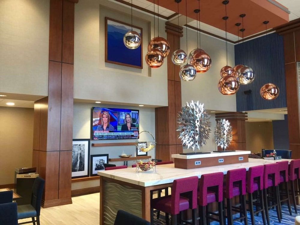 Hampton Inn & Suites Newburgh Stewart Airport 3