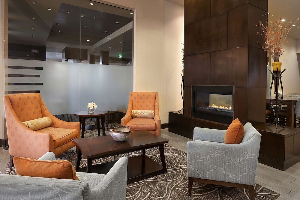 DoubleTree by Hilton Denver - Thornton 2