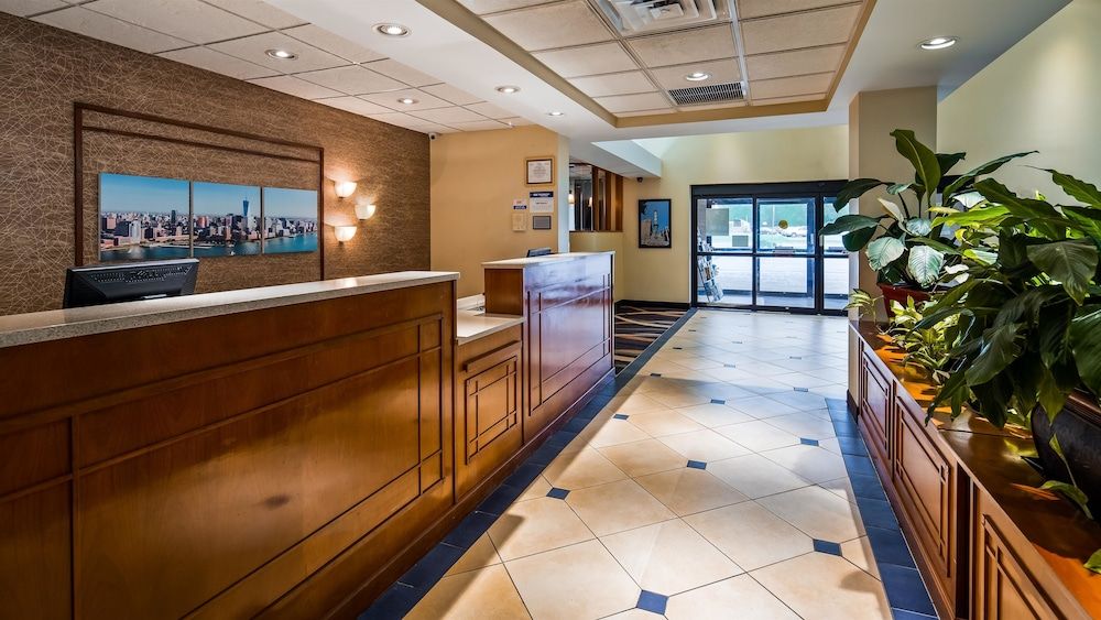 Best Western Galleria Inn & Suites 2