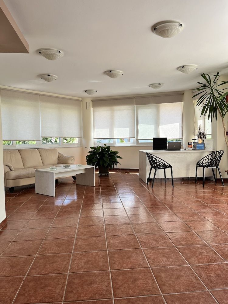 Iolkos Hotel Apartments 2