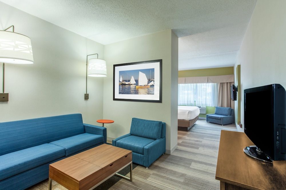 Holiday Inn Express Hauppauge by IHG 3