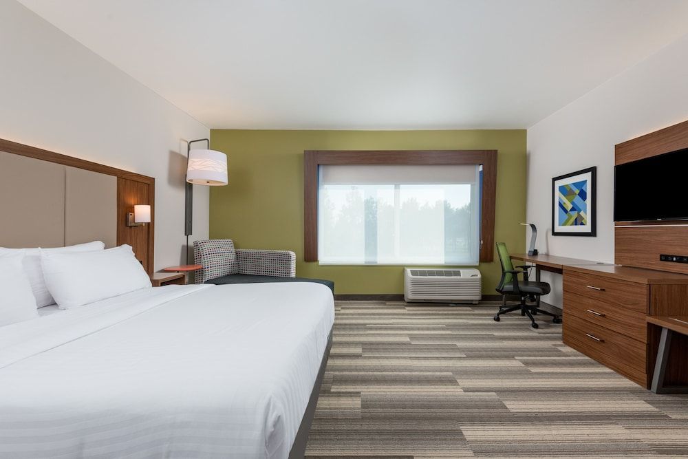 Holiday Inn Express Queensbury - Lake George Area by IHG 2