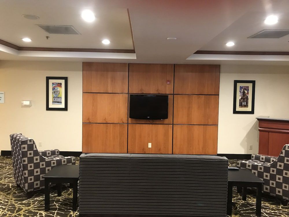Holiday Inn Express Syracuse Fairgrounds by IHG 2
