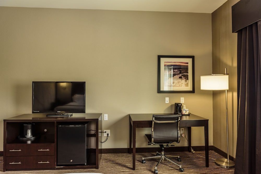 Holiday Inn Express Cheektowaga North East by IHG 3