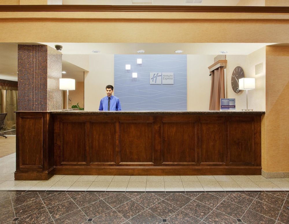 Holiday Inn Express Union City 2