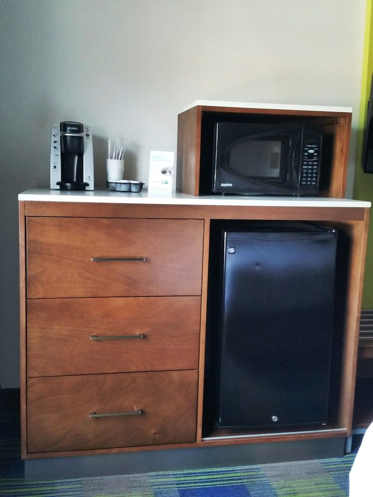 Holiday Inn Express Suites Clifton Park by IHG 3