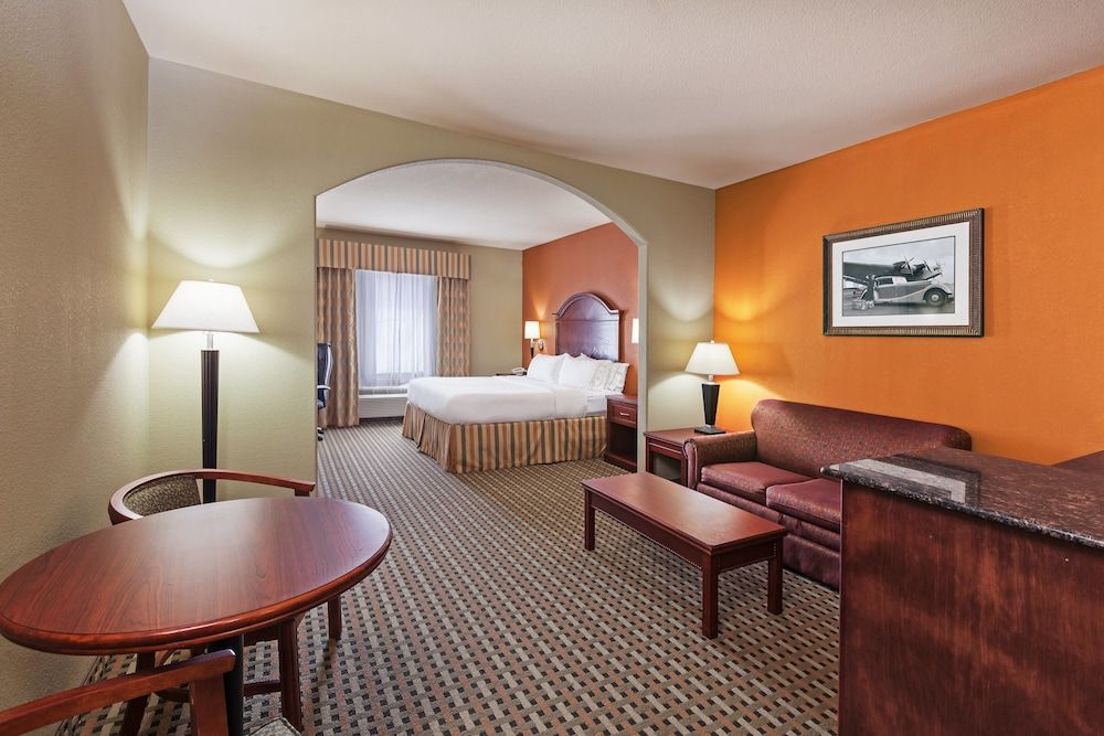 Holiday Inn Express & Suites East Amarillo by IHG 3