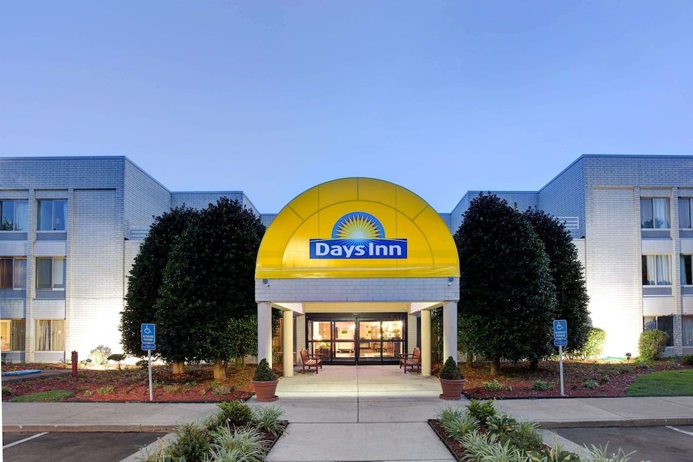 Days Inn by Wyndham Newport News City Center Oyster Point 1 étoiles à Newport News