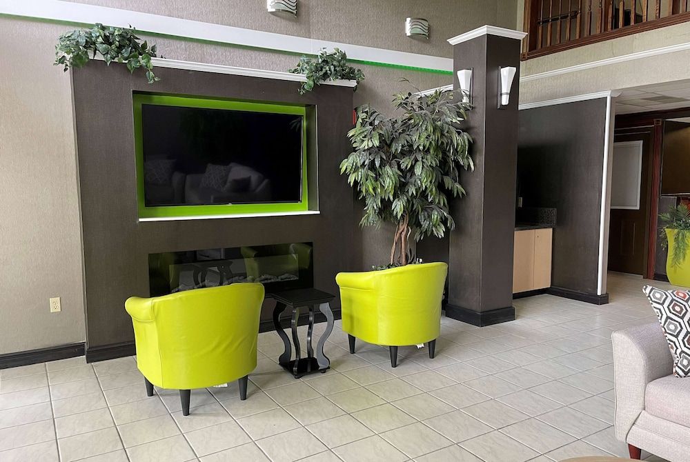 Wingate by Wyndham Lake George 3