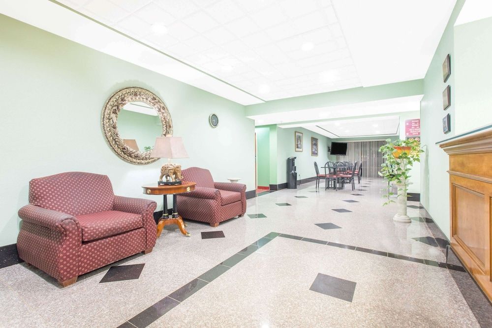 Super 8 by Wyndham Spartanburg/I-26 Exit 22 2