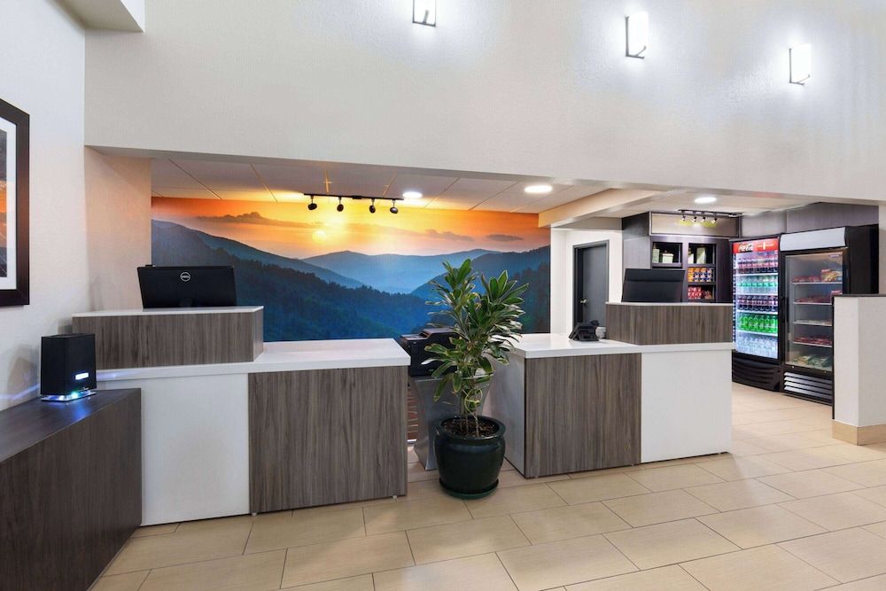 La Quinta Inn & Suites by Wyndham Sevierville / Kodak 3