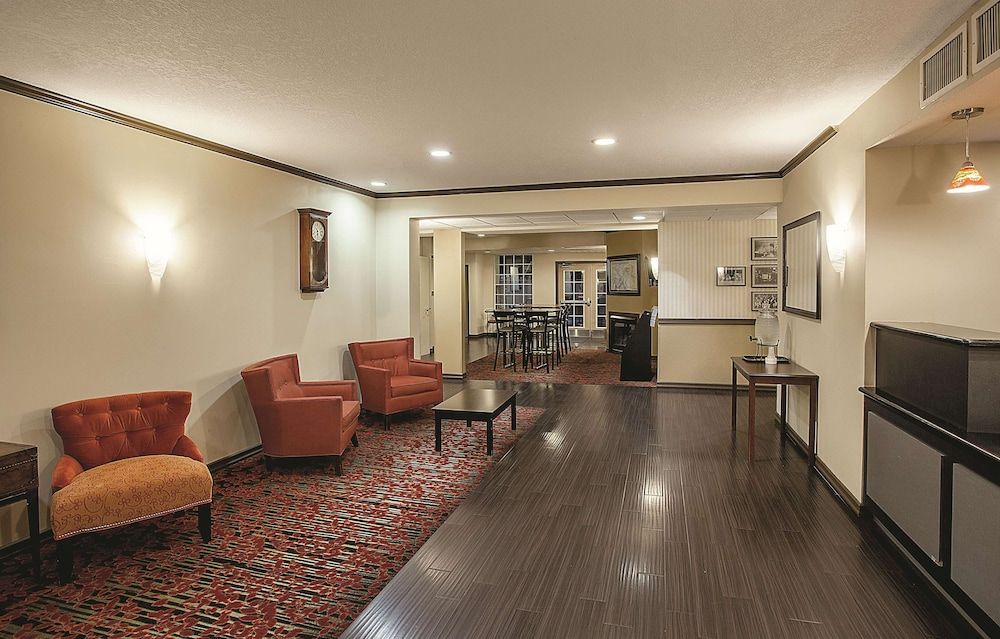 La Quinta Inn & Suites by Wyndham Davis 2
