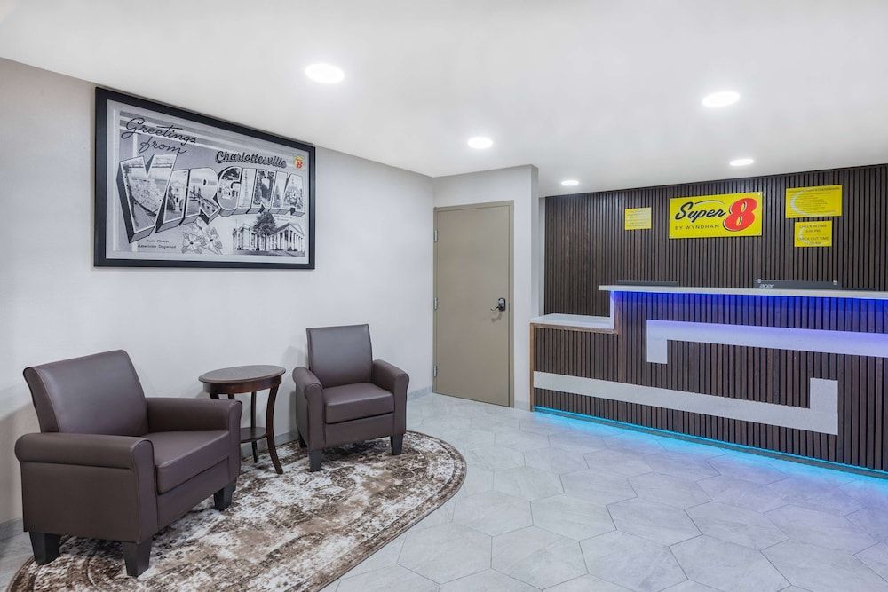 Super 8 by Wyndham Charlottesville 3