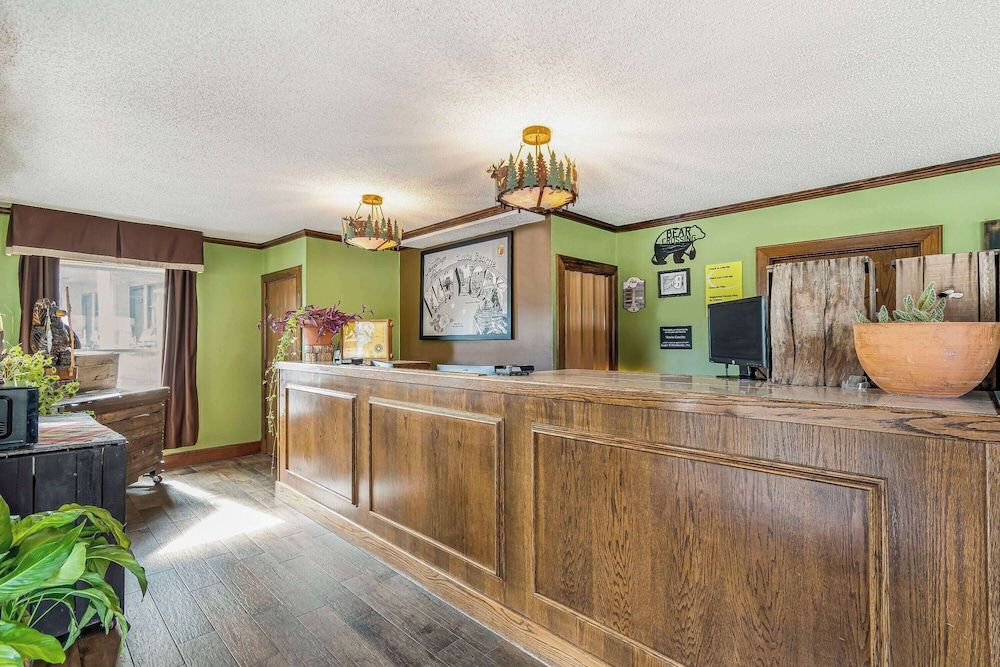 Super 8 by Wyndham Lake George/Downtown 2