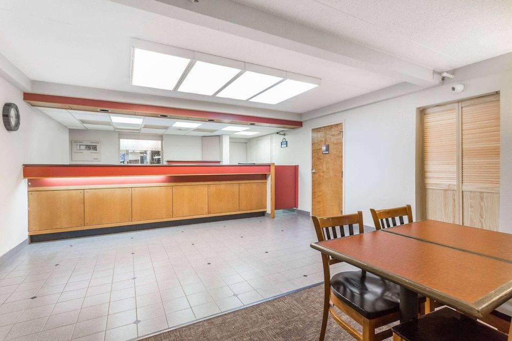 Days Inn by Wyndham Harrisburg North 3