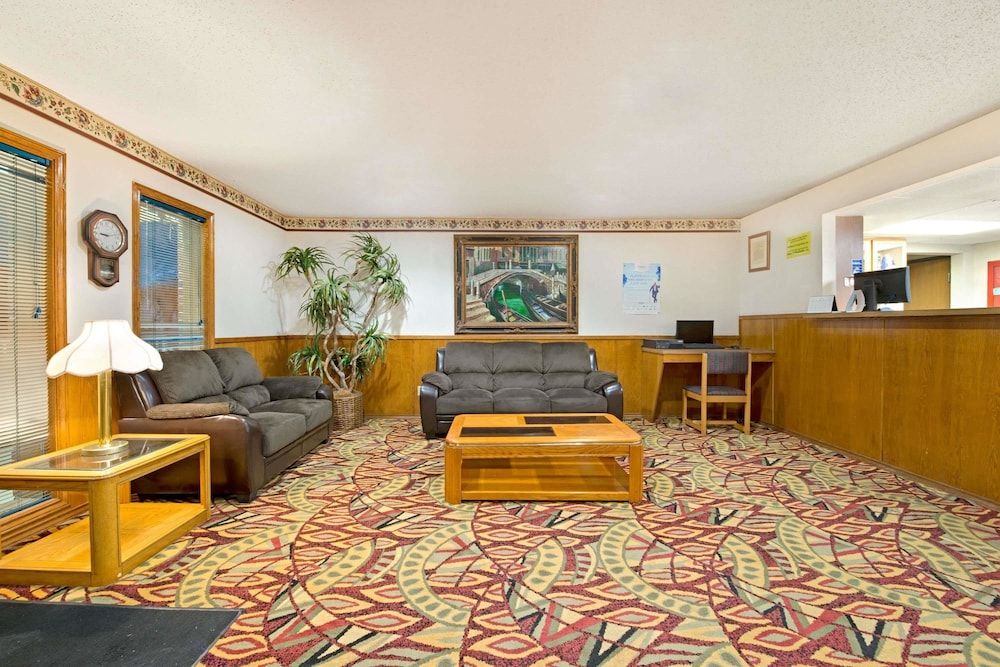 Super 8 by Wyndham Plano/Dallas Area 3