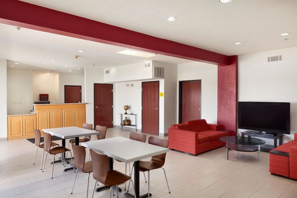 Super 8 by Wyndham Garland/Rowlett/East Dallas Area 2