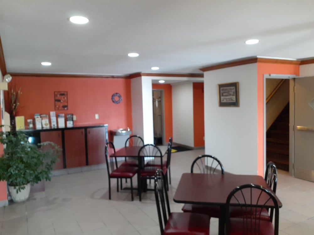 Super 8 by Wyndham Niagara Falls NY 2