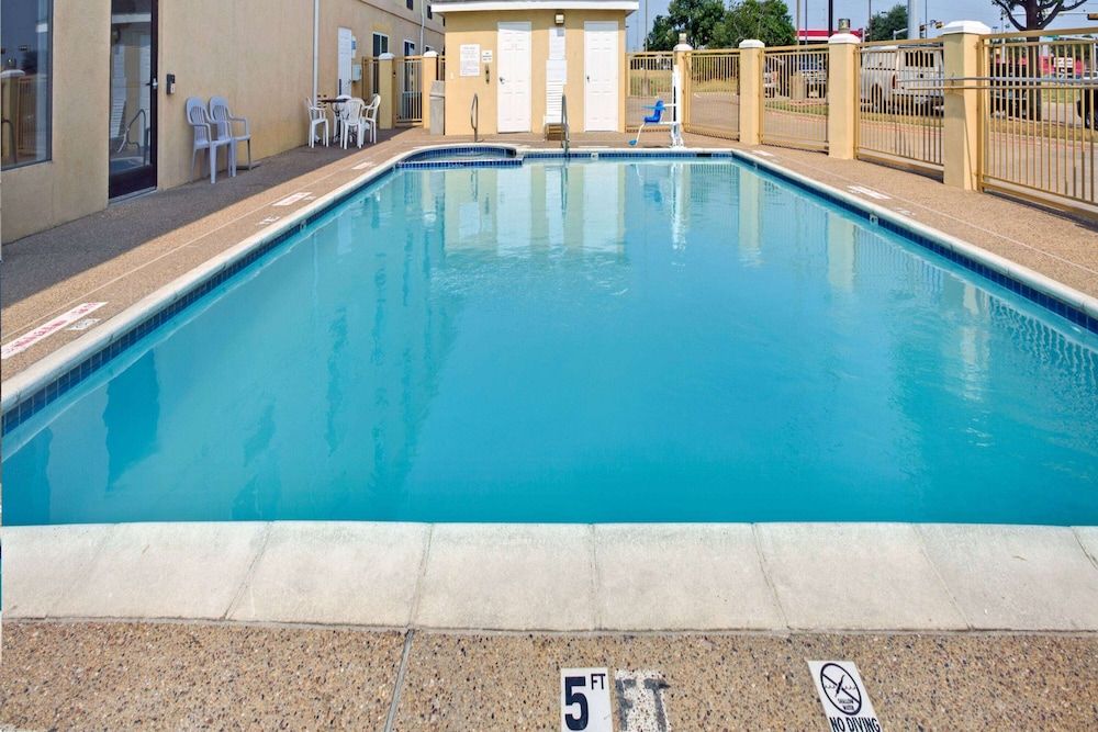 Days Inn by Wyndham Dallas Garland West 2 étoiles à Garland