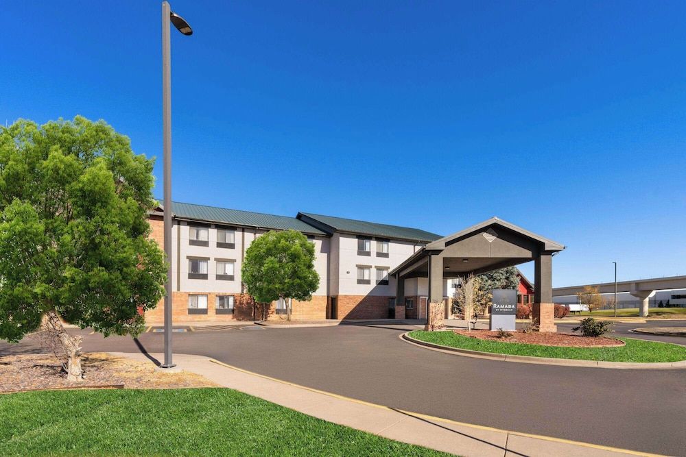 SYLO Hotel Denver Airport, a Ramada by Wyndham