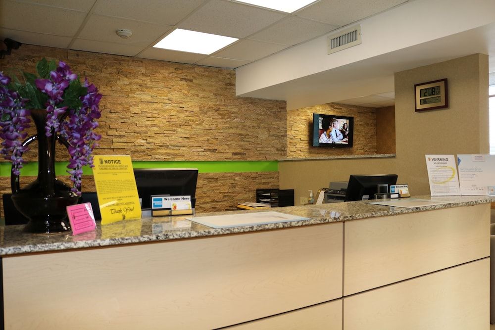 Super 8 by Wyndham Plattsburgh 2