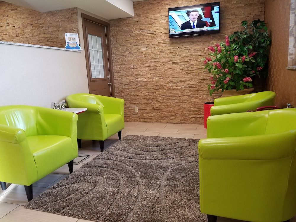 Super 8 by Wyndham Plattsburgh 3