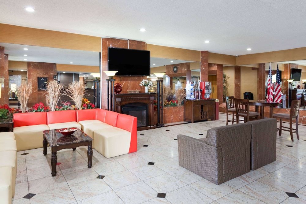 Ramada by Wyndham Newburgh/West Point 2