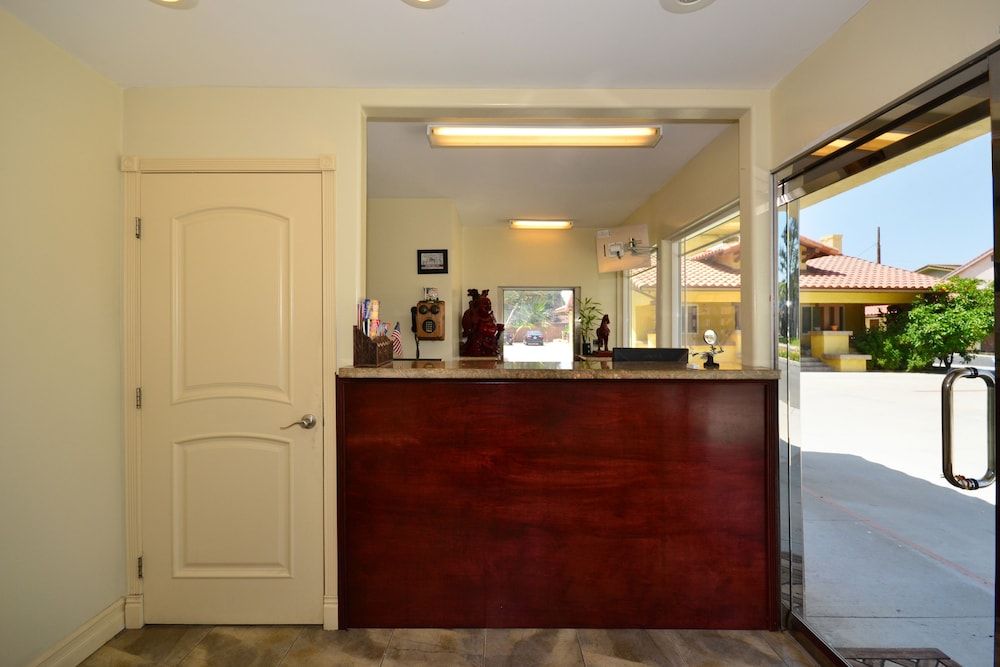 Travelodge by Wyndham Brea 2