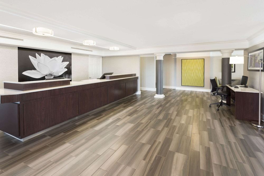 Baymont by Wyndham Greenville Woodruff Rd 2