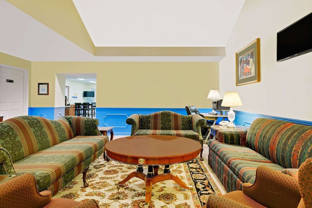 Days Inn by Wyndham Spartanburg 3