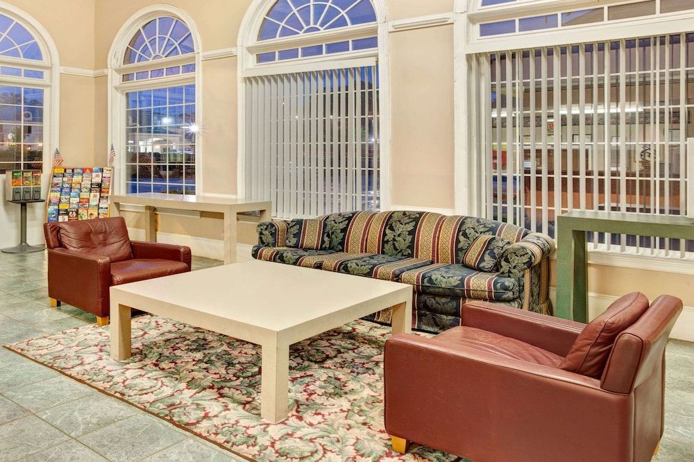 Super 8 by Wyndham Marietta/West/Atl Area 3