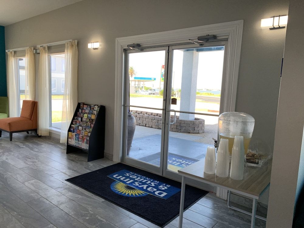 Days Inn by Wyndham Rockport Texas 3