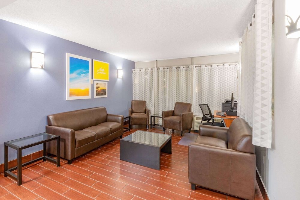 Days Inn by Wyndham Charlottesville/University Area 3