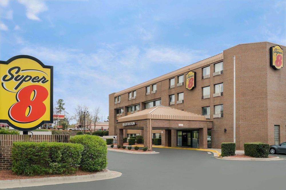 Super 8 by Wyndham Raleigh North East 2 estrellas en Raleigh