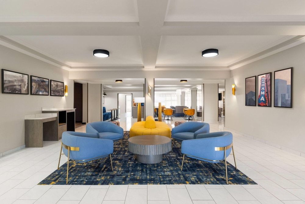 La Quinta Inn & Suites by Wyndham Bessemer 3