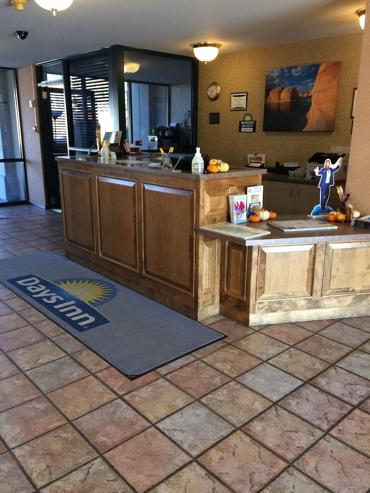 Days Inn by Wyndham West Rapid City 2