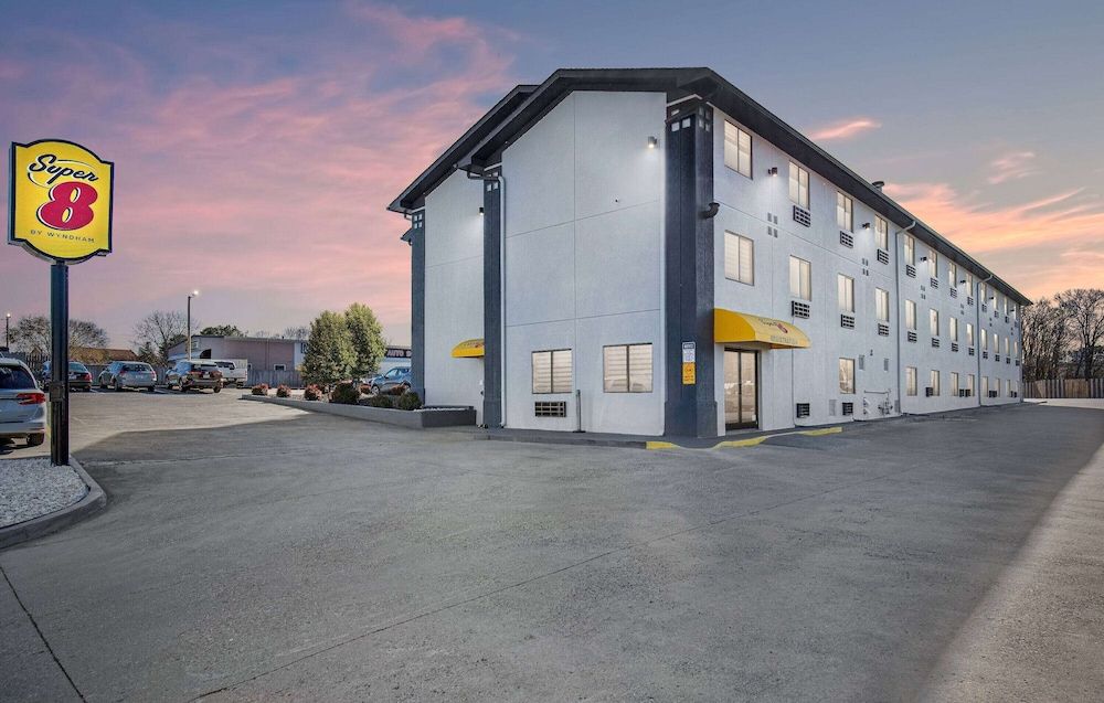 Super 8 by Wyndham Johnson City 2 étoiles à Johnson City