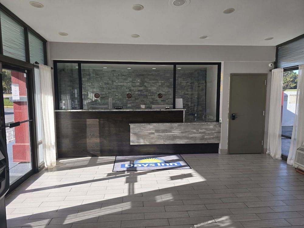 Days Inn by Wyndham Raleigh Downtown South 2