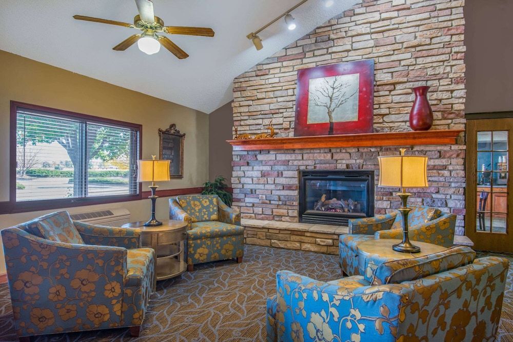 AmericInn by Wyndham Windsor Ft. Collins 2