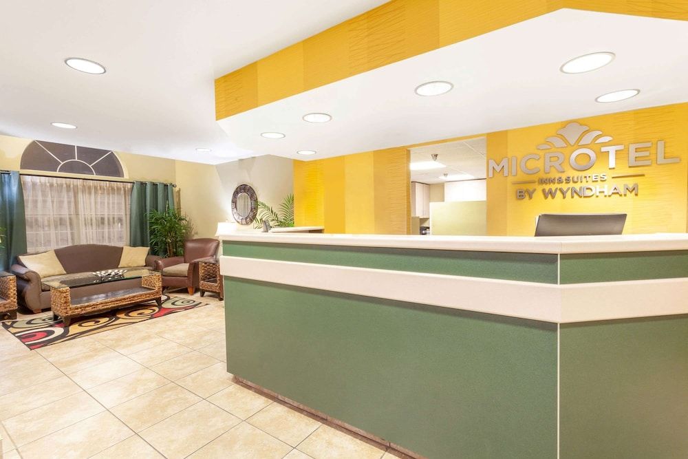 Microtel Inn & Suites by Wyndham Gulf Shores 3