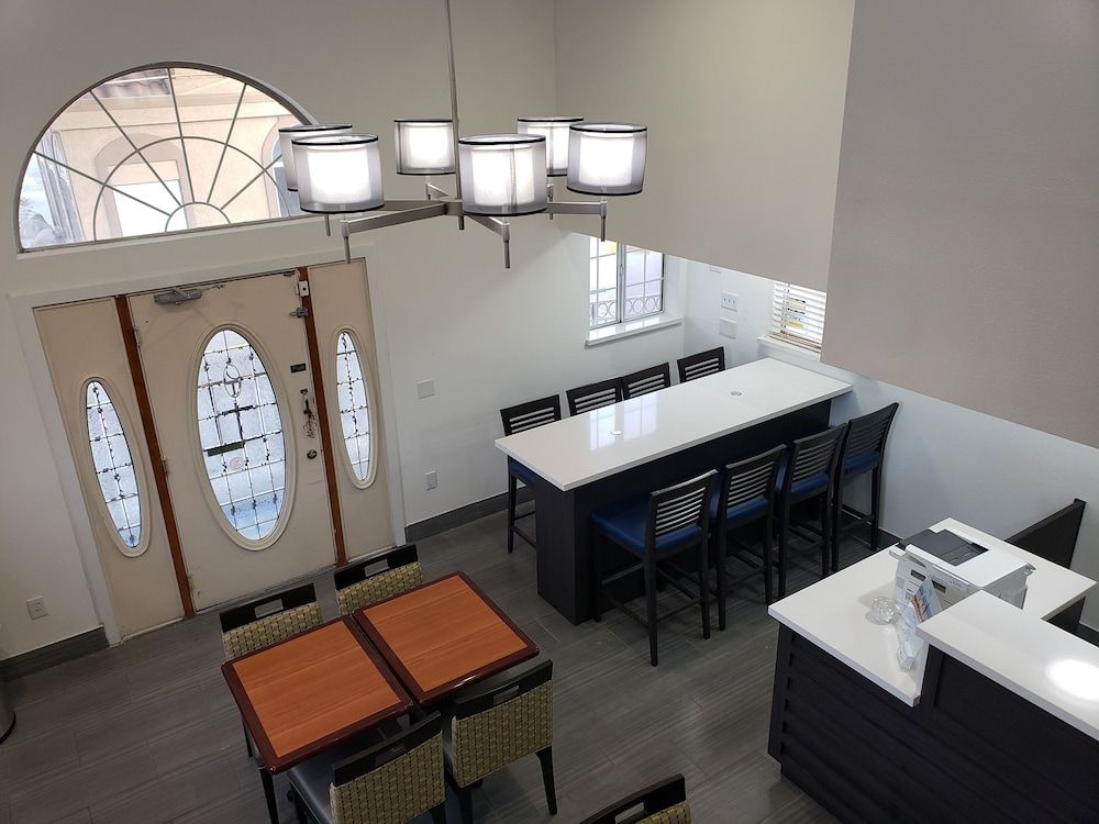 Days Inn by Wyndham Bishop 3