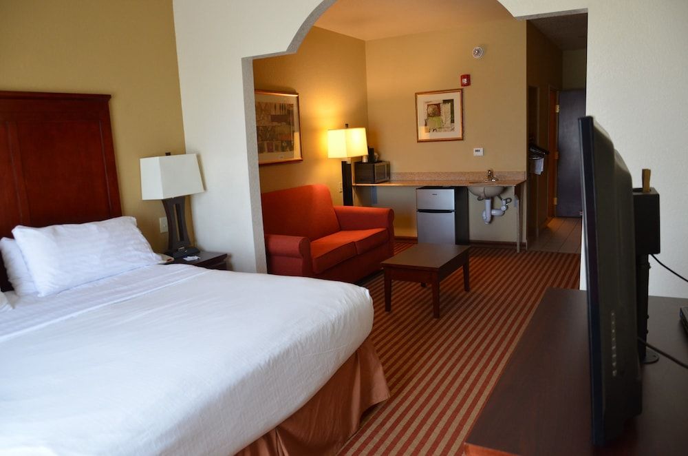 Holiday Inn Express Amarillo South by IHG 2