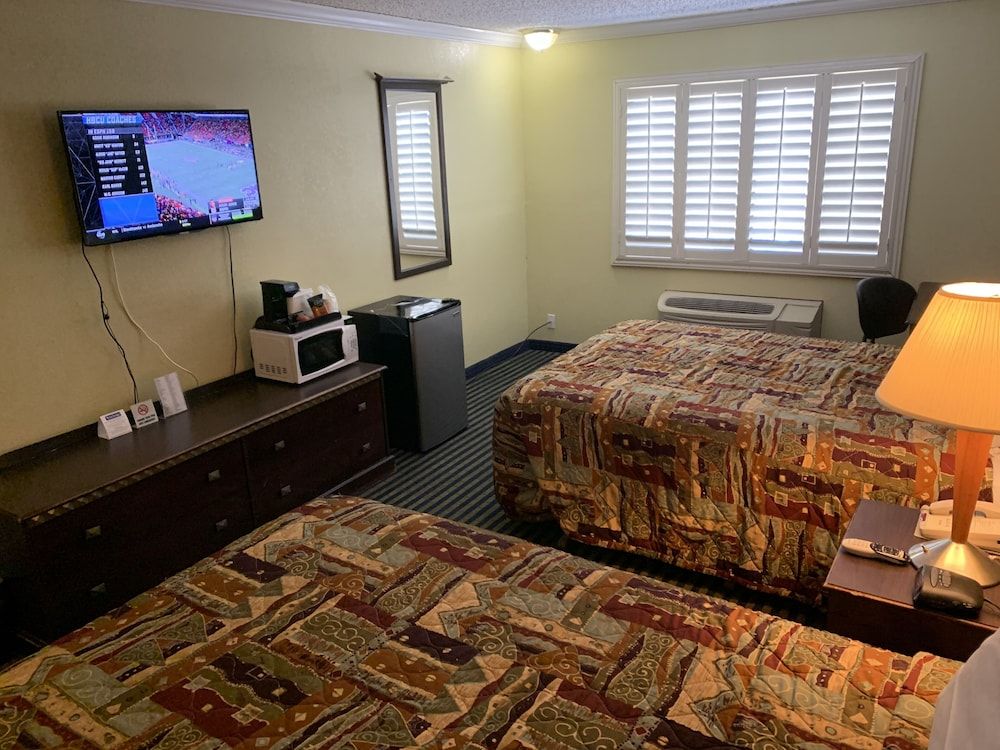 Travelodge by Wyndham Odessa 3