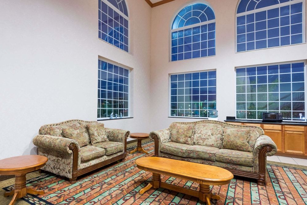 Super 8 by Wyndham Harrisburg Hershey North 2