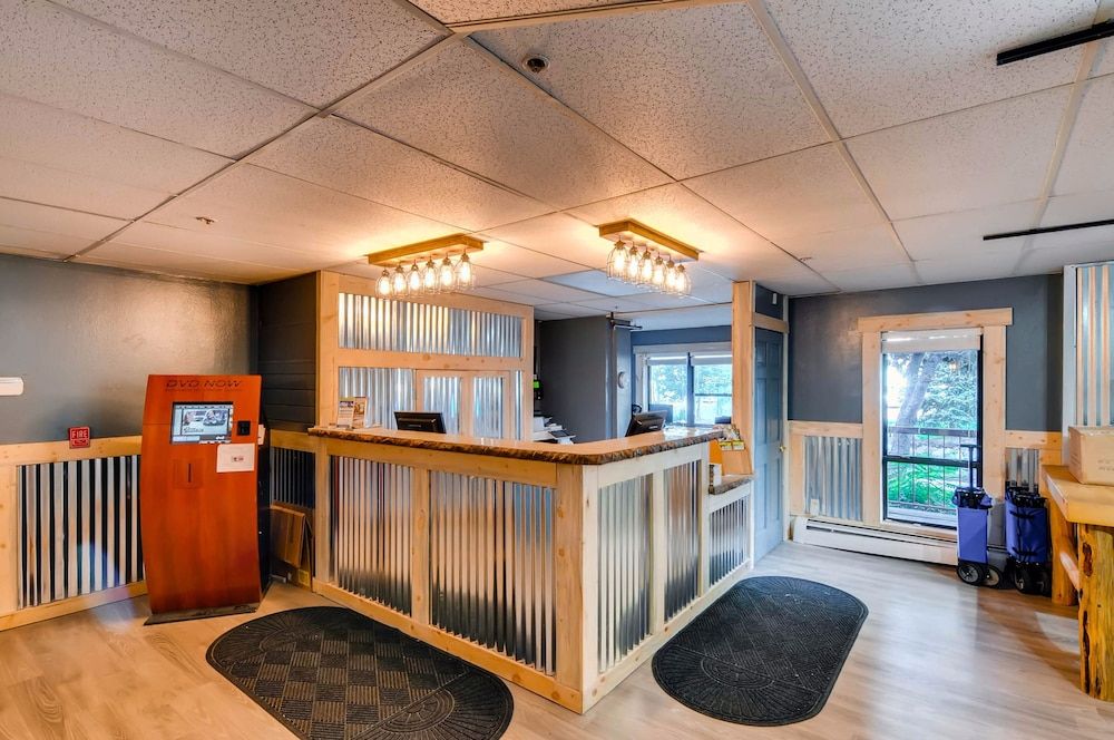 River Mountain Lodge 3