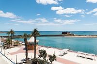 Blue Marina Suites Boutique Apartments+Entrada Ferry a La Graciosa - Ida y Vuelta