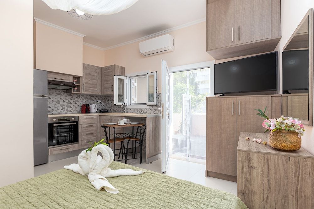 Fouki Studio lovely Ipsos beach getaway 3