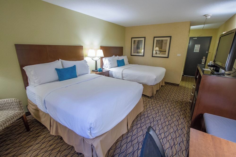 Holiday Inn Bloomington Airport South Mall Area by IHG 2