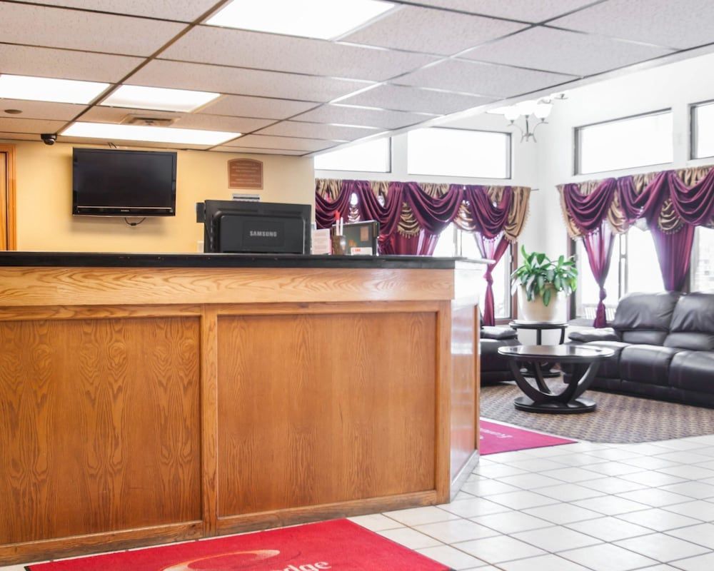 Econo Lodge Kansas City Downtown North 3