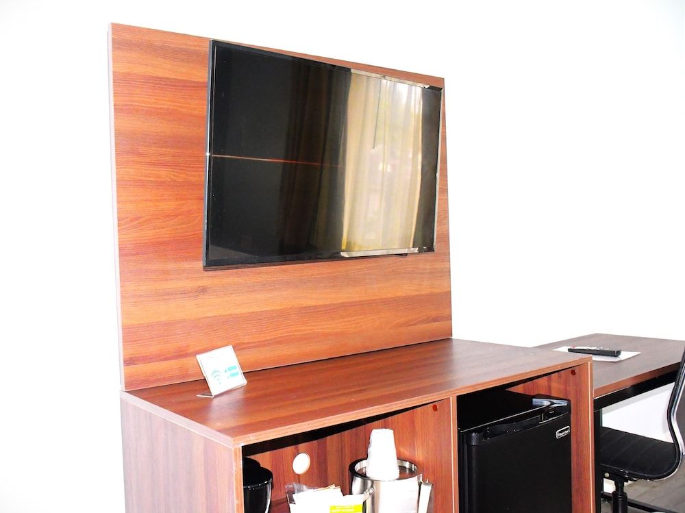 Florence Inn and Suites 2